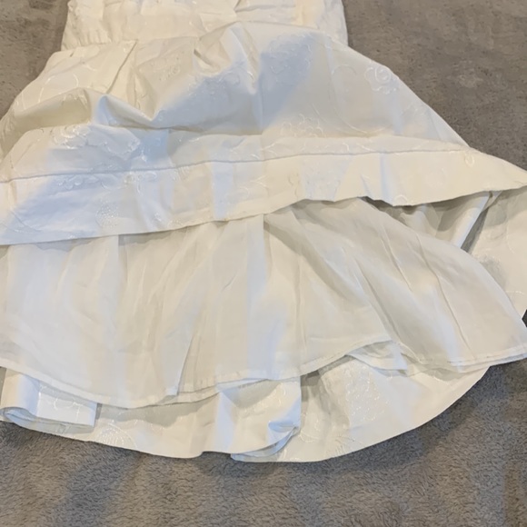 Dress - Picture 5 of 9